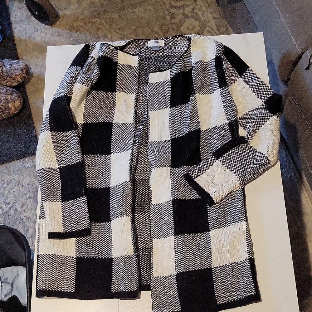 Old Navy Black and White Checkered Cardigan